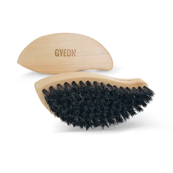 Q²M LEATHERBRUSH — ảnh sản phẩm chính hãng